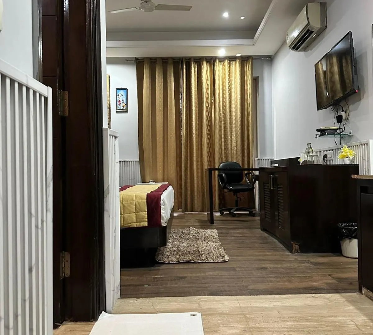 Vrresidency Hotel Gurgaon