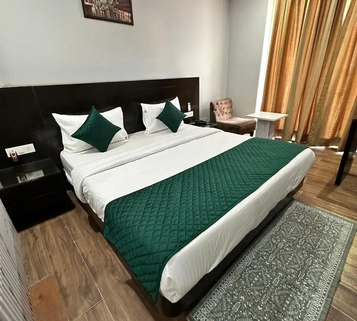 Vrresidency Hotel Gurgaon
